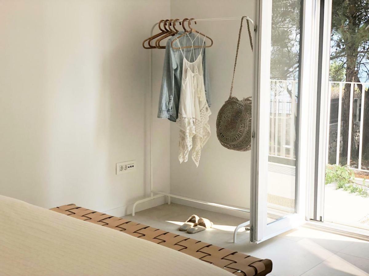 Luxury Family Beach Front Villa - Sunday Beach House Слатине Екстериор снимка