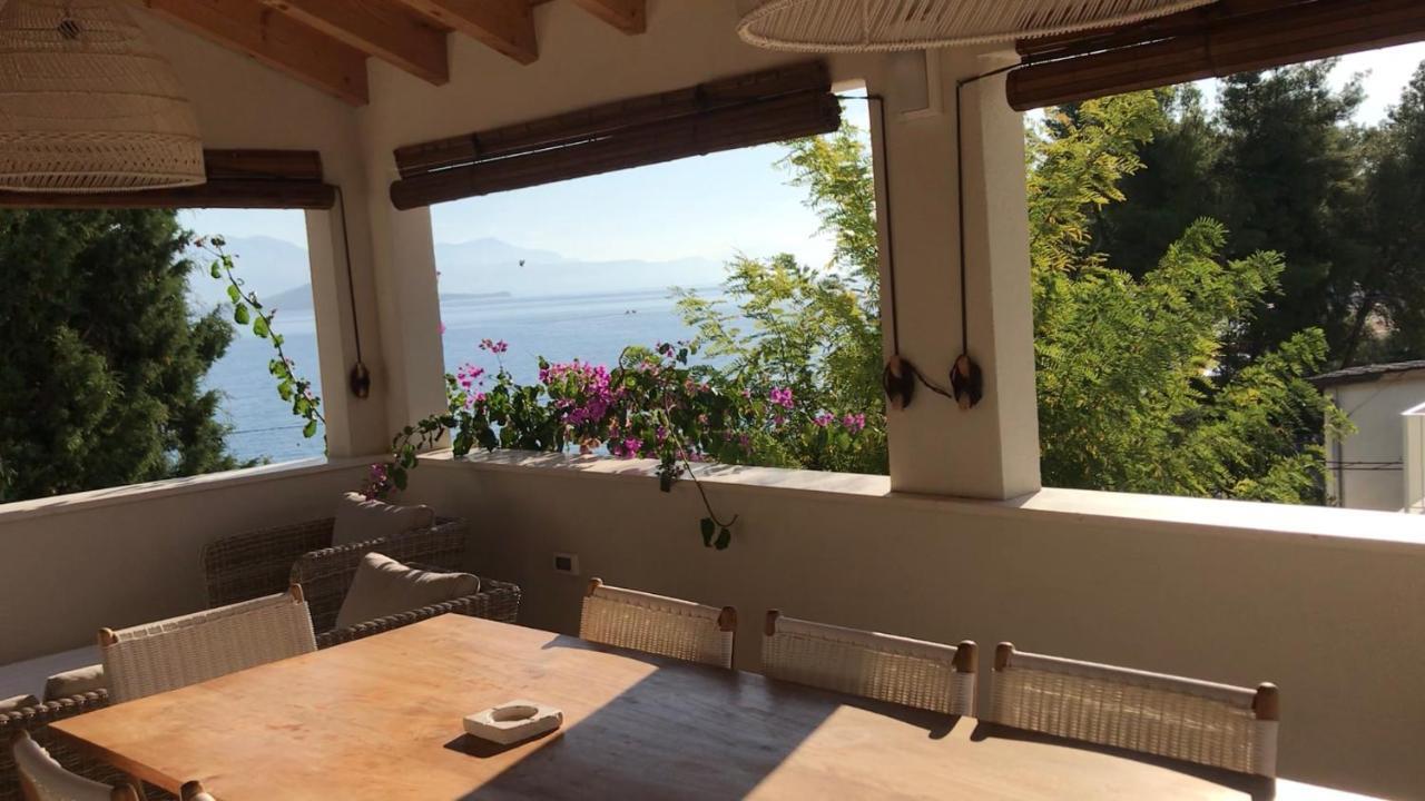 Luxury Family Beach Front Villa - Sunday Beach House Слатине Екстериор снимка
